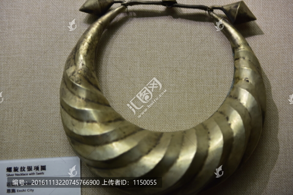 螺旋銀項(xiàng)圈