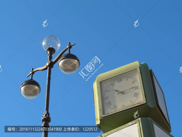 燈籠和時(shí)鐘
