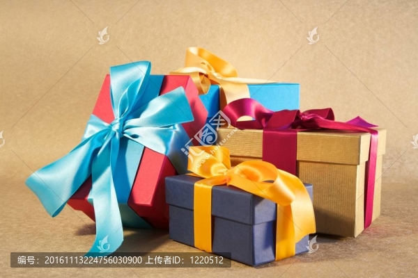 四彩禮品盒