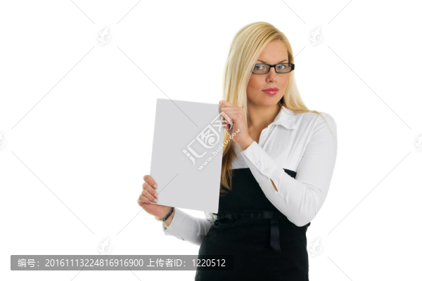年輕商業(yè)女性展示空白紙