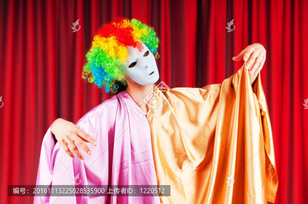 劇場概念與蒙面演員
