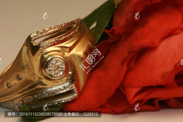近距離結(jié)婚戒指