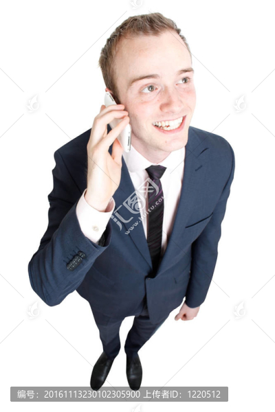 在手機上說話的商人