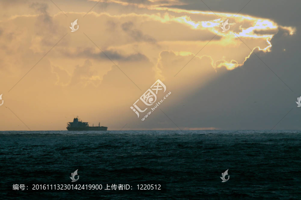 黃昏油輪