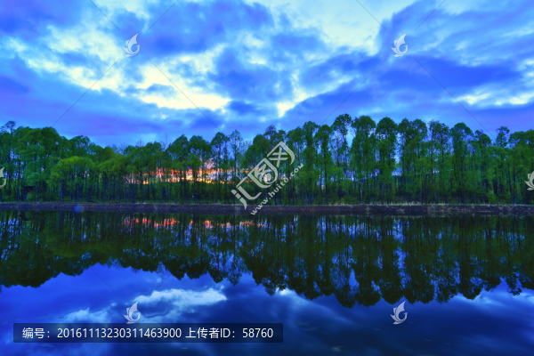 湖泊暮色