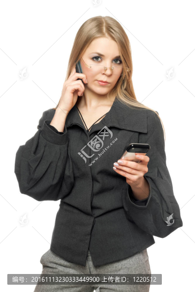 穿著灰色西裝的年輕金發(fā)女郎