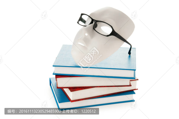用面具閱讀概念；書籍和眼鏡