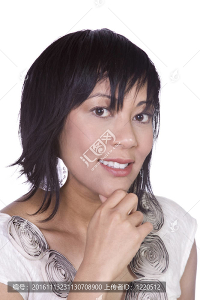 接近一個美麗的亞洲女孩