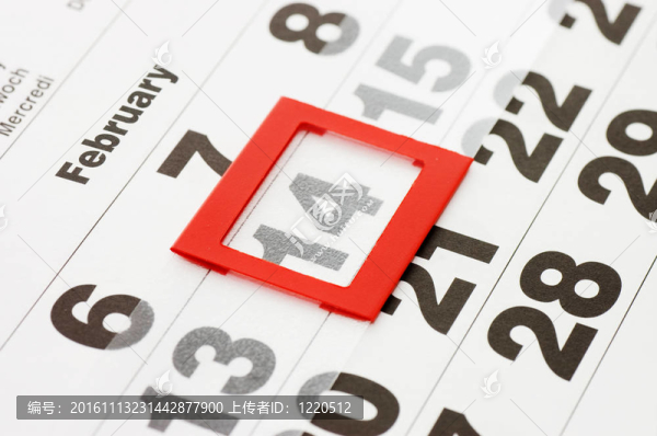 用紅色標(biāo)記的掛歷上二月14情人節(jié)表