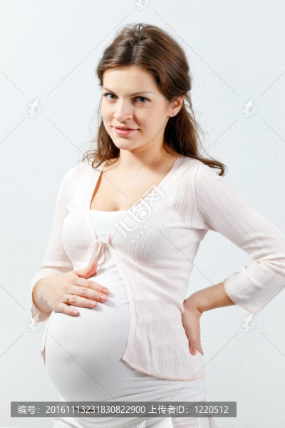年輕的孕婦