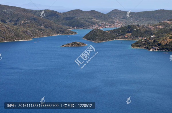 在希臘伊薩基島的愛奧尼亞海