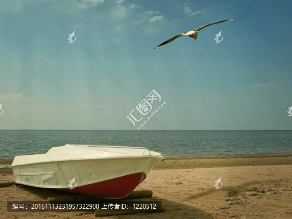 在海灘上的船