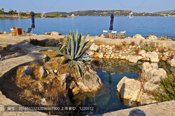在希臘Kefalonia島的海灘酒吧