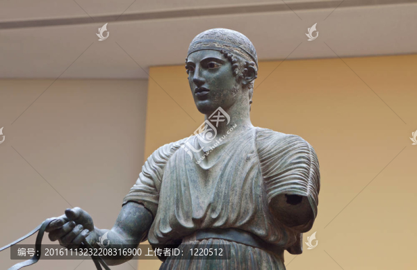 御夫座古代雕像在Delphi
