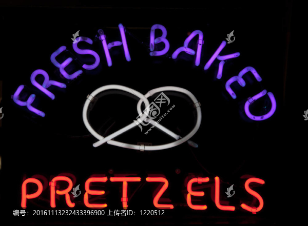 新鮮出爐的餅干的霓虹燈