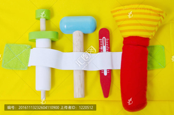 多彩的嬰兒玩具套裝