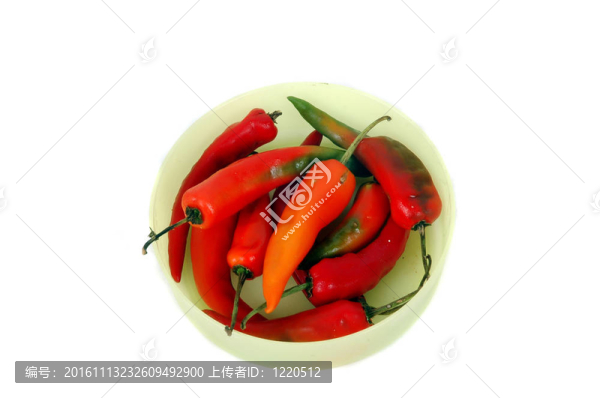 一碗新鮮的紅辣椒