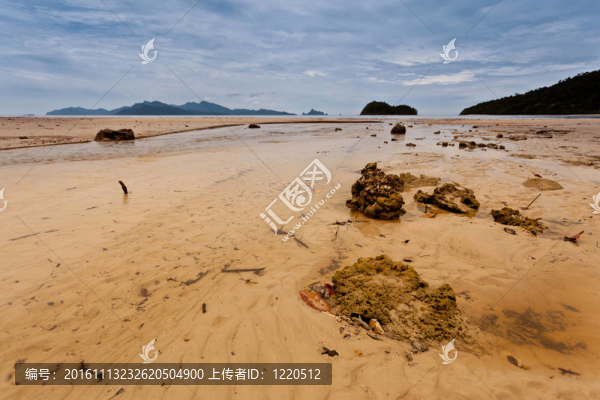 巖和Beach