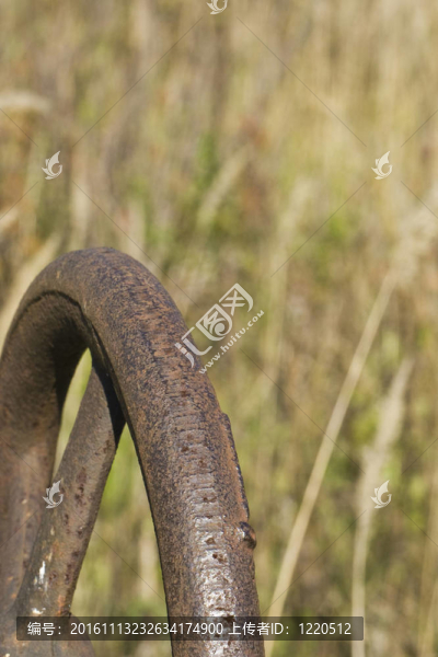 生銹的管道閥門-匯圖網(wǎng) www.fosd68.com 生銹的管道閥門