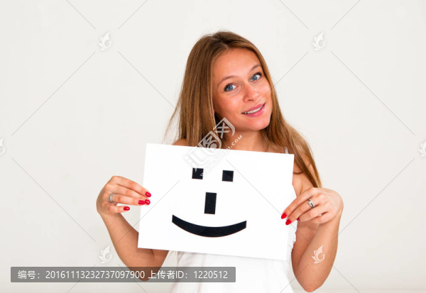 帶著笑臉的女人臉上的標(biāo)志