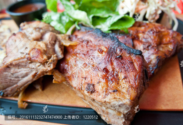 板上烤排骨