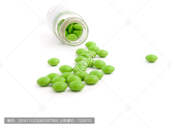 瓶和纈草滴特寫。宏鏡頭；選擇性聚焦的使用。