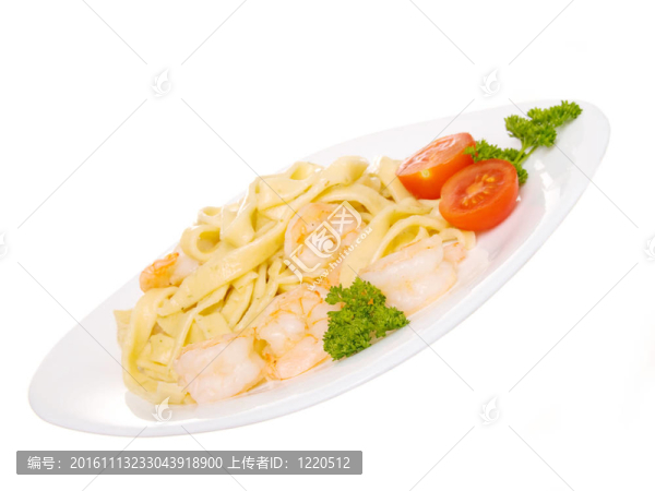 通心粉和蝦。準備食物。