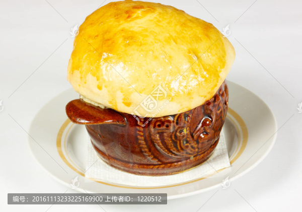 在一個(gè)孤立的背景面包鍋湯-匯圖網(wǎng) www.fosd68.com 在一個(gè)孤立的背景面包鍋湯