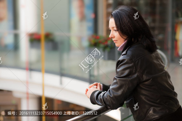 女人
