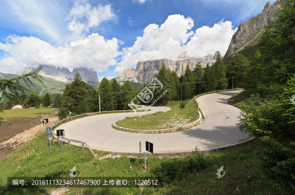 蜿蜒的道路