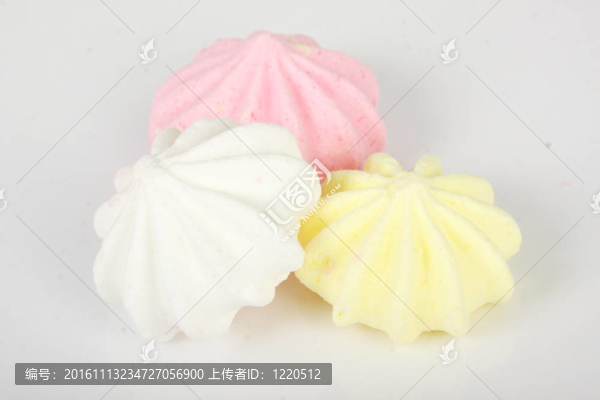 孤立的棉花糖蛋糕