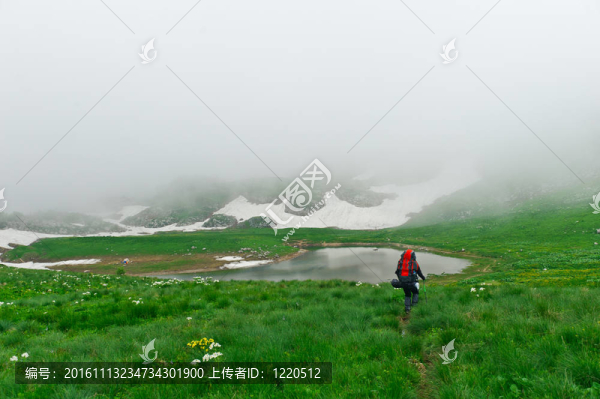 背包旅游者