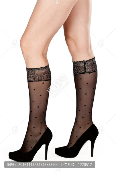 在魚網(wǎng)襪子和鞋女腿