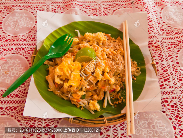 Padthai在香蕉葉