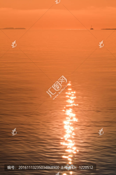 海上日出