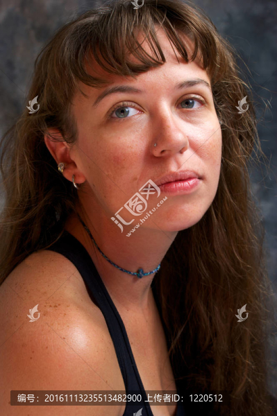 有魅力的女人的肖像