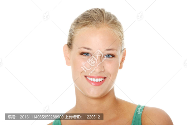 快樂(lè)的年輕金發(fā)女人
