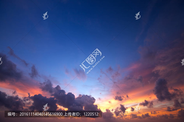 壯觀的日落的天空