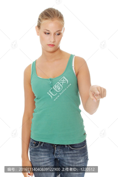 年輕悲傷的學(xué)生指著女孩