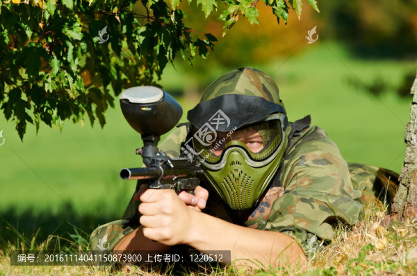 彩彈射擊運(yùn)動(dòng)員