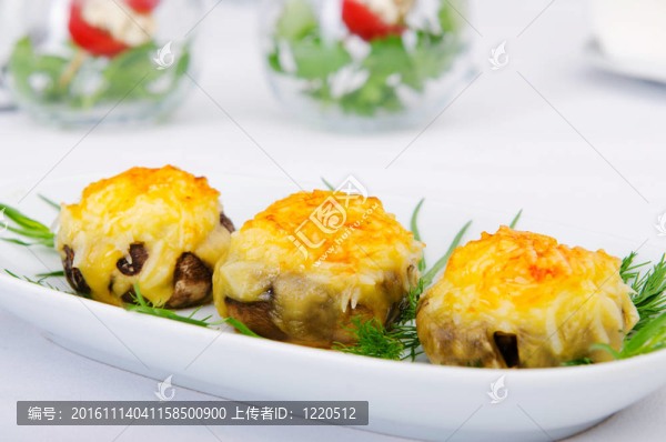 盤子里的沙拉