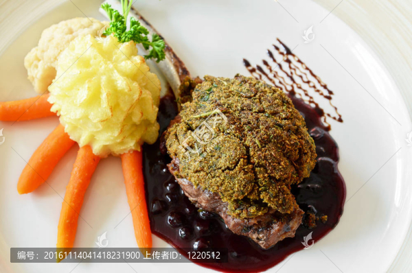 與越橘醬鹿肉