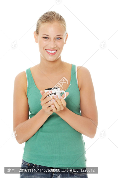 年輕漂亮的金發(fā)女人喝咖啡