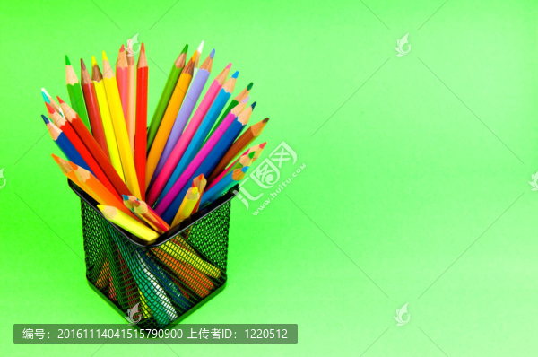 回到學校概念與彩色鉛筆