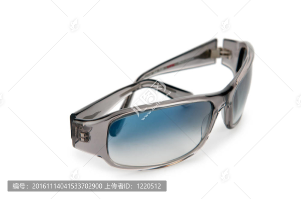 白色的優(yōu)雅的太陽眼鏡