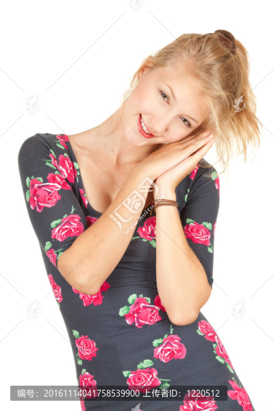 微笑美麗的年輕女子；白色背景