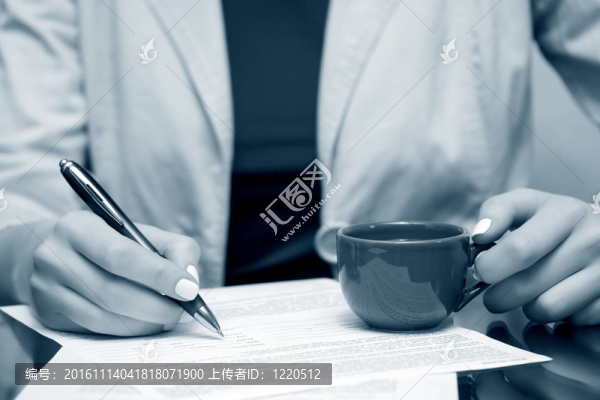 商人簽訂合同