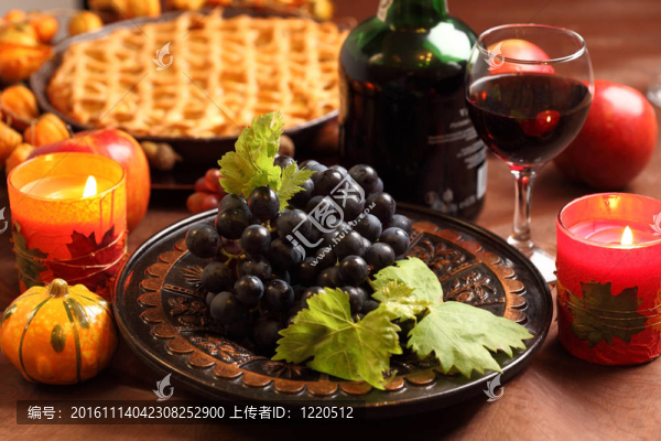 紅葡萄和蘋(píng)果派