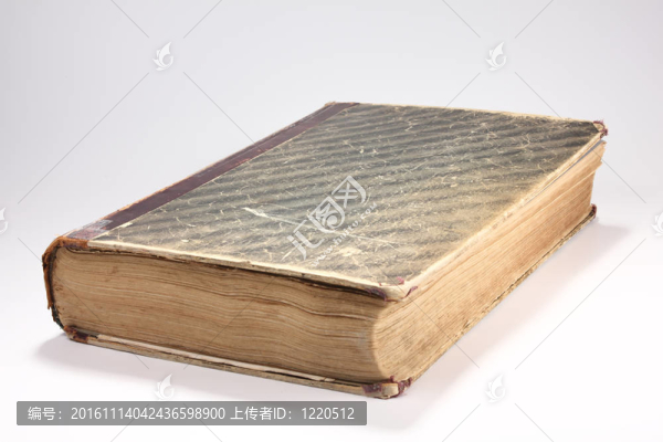 白色背景上的舊書