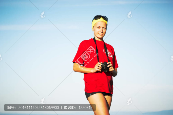 女人對藍天的肖像